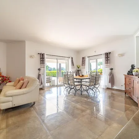 فيلة Stunning 4-bedroom With Pool - Perfect For Families *