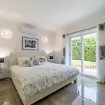 Stunning 4-bedroom With Pool - Perfect For Families Villa *