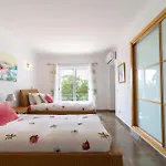 Stunning 4-bedroom With Pool - Perfect For Families Albufeira