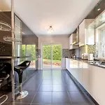 Stunning 4-bedroom With Pool - Perfect For Families *