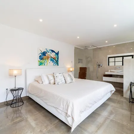 Βίλα Stunning 4-bedroom With Pool - Perfect For Families *