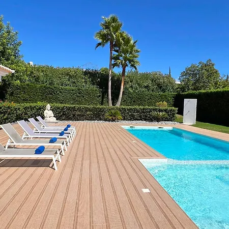 Вилла Stunning 4-bedroom With Pool - Perfect For Families Албуфейра