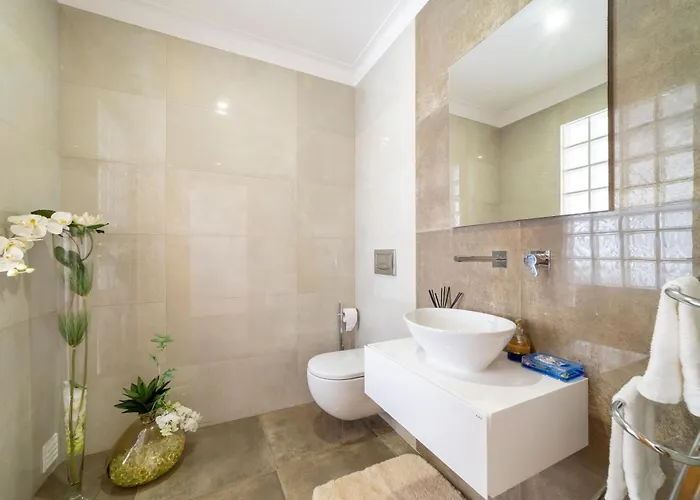 Stunning 4-bedroom With Pool - Perfect For Families ヴィラ アルブフェイラ