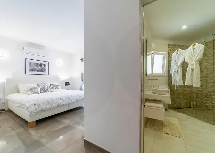 Stunning 4-bedroom With Pool - Perfect For Families アルブフェイラ