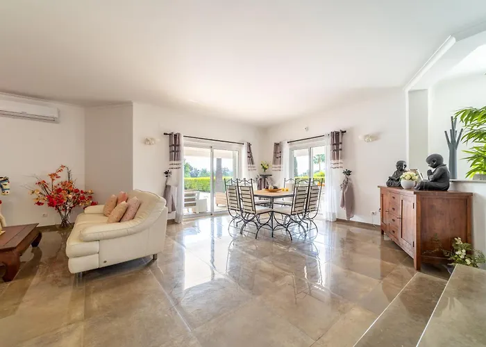 ヴィラ Stunning 4-bedroom With Pool - Perfect For Families *