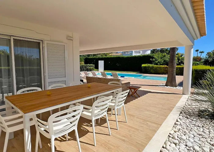 ヴィラ Stunning 4-bedroom With Pool - Perfect For Families アルブフェイラ