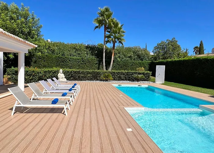 ヴィラ Stunning 4-bedroom With Pool - Perfect For Families アルブフェイラ